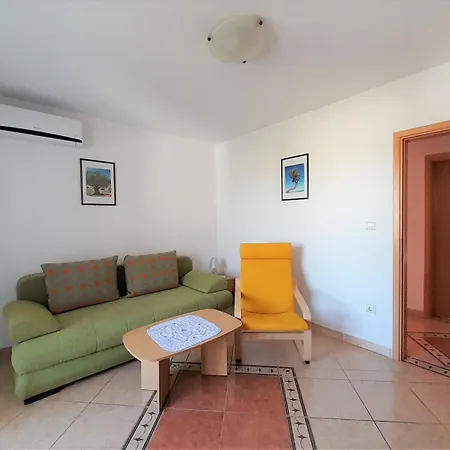Tihana With A Partial Sea View Daire