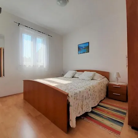 Tihana With A Partial Sea View Apartament