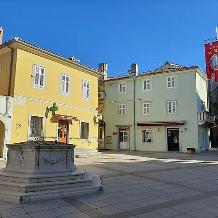 Daire Tihana With A Partial Sea View Krk Town