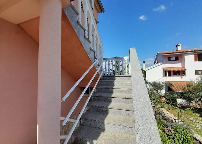 Daire Tihana With A Partial Sea View Krk Town