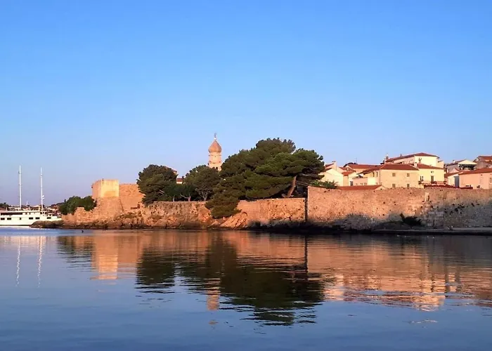 Daire Tihana With A Partial Sea View